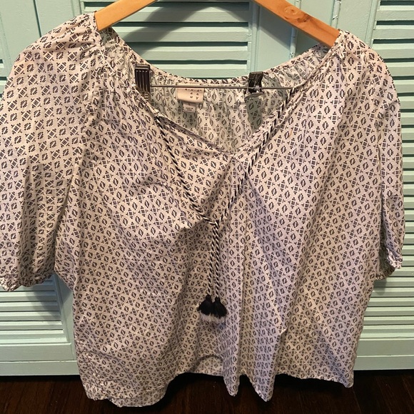 Black and white tribal top - Picture 1 of 2